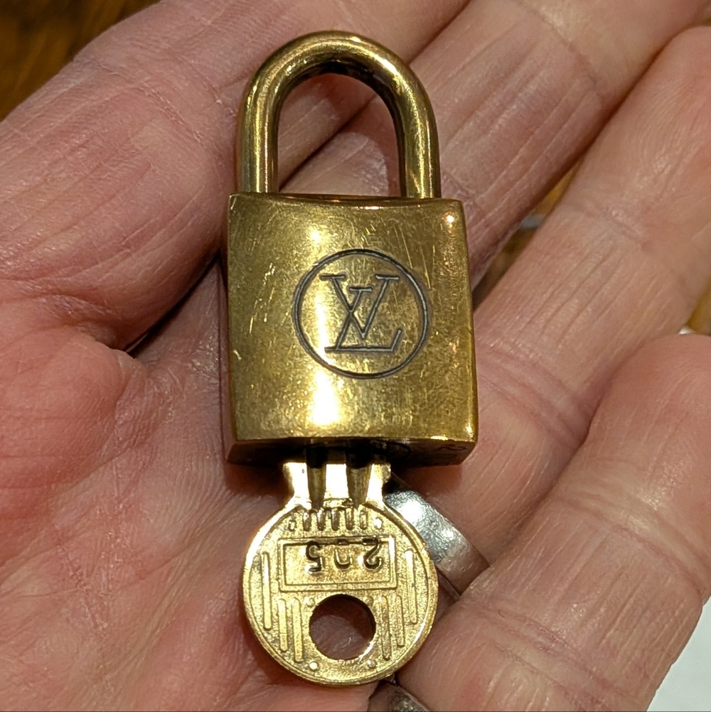Louis Vuitton Vintage Lock Number 205